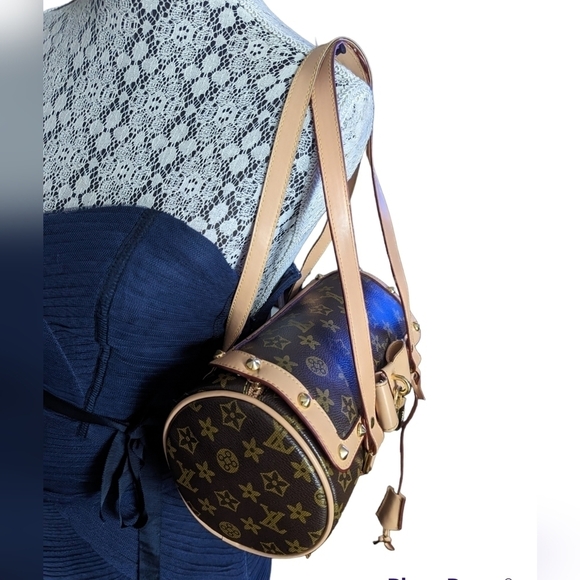 Shoulder Bag - Picture 2 of 13